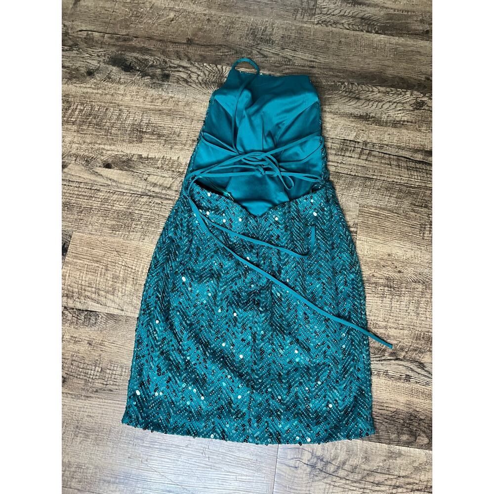 NWT Abby Paris Sequin Mini homecoming dress | Emerald | Size 6 - Picture 8 of 8